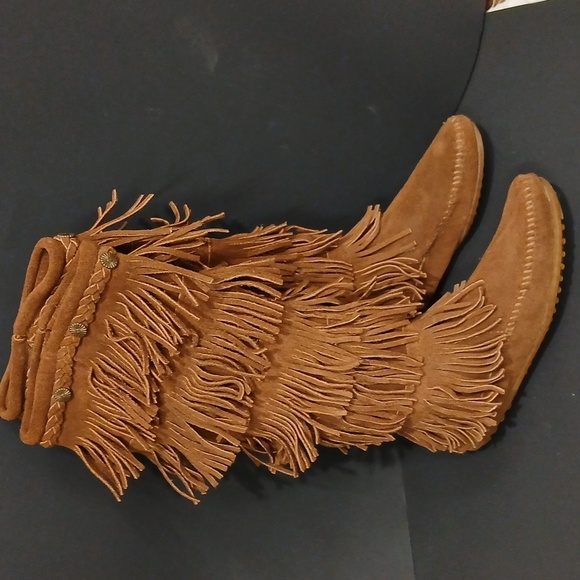 Minnetonka Fringe Moccasin Boots - Tan Womens Size 8 - Picture 6 of 6